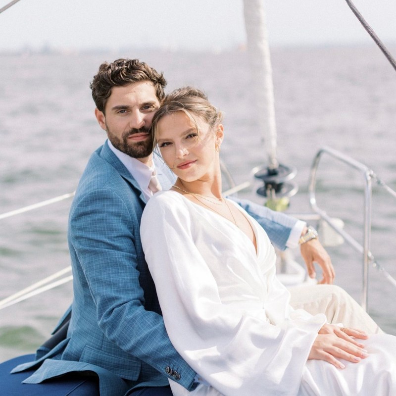 couple on a boat date in NYC